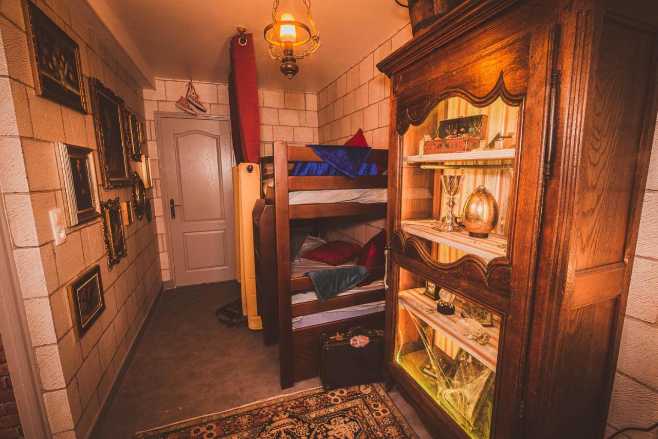 Repaire Du Sorcier Un Apartement Magique Troyes Bagian luar foto